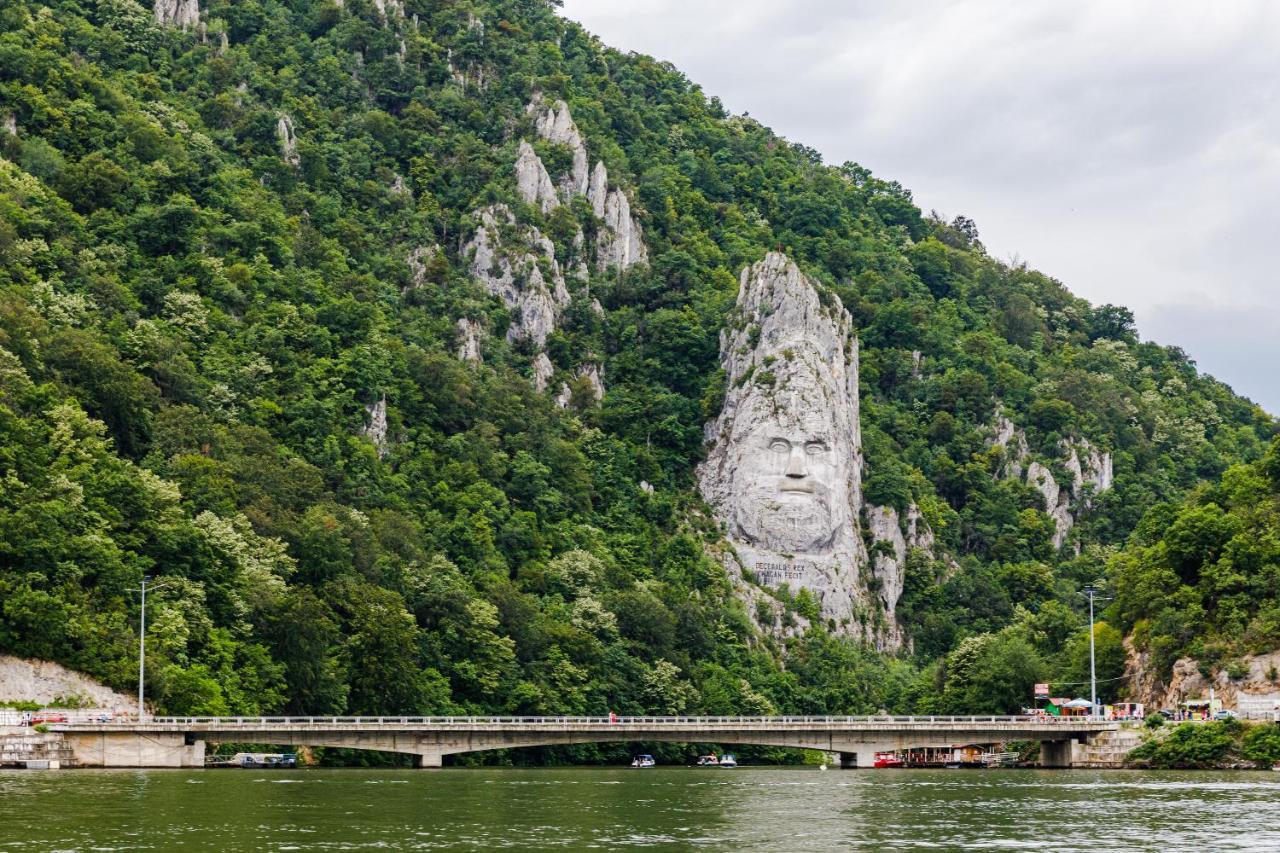 Pensiunea Decebal - Cazanele Dunarii Dubova Exterior foto