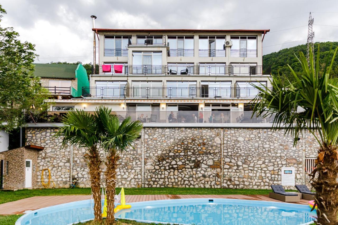 Pensiunea Decebal - Cazanele Dunarii Dubova Exterior foto